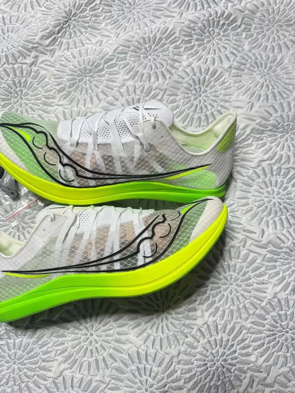 Saucony Terminal VT Mens Size 11.5 White Green Track & Field Spikes Shoes